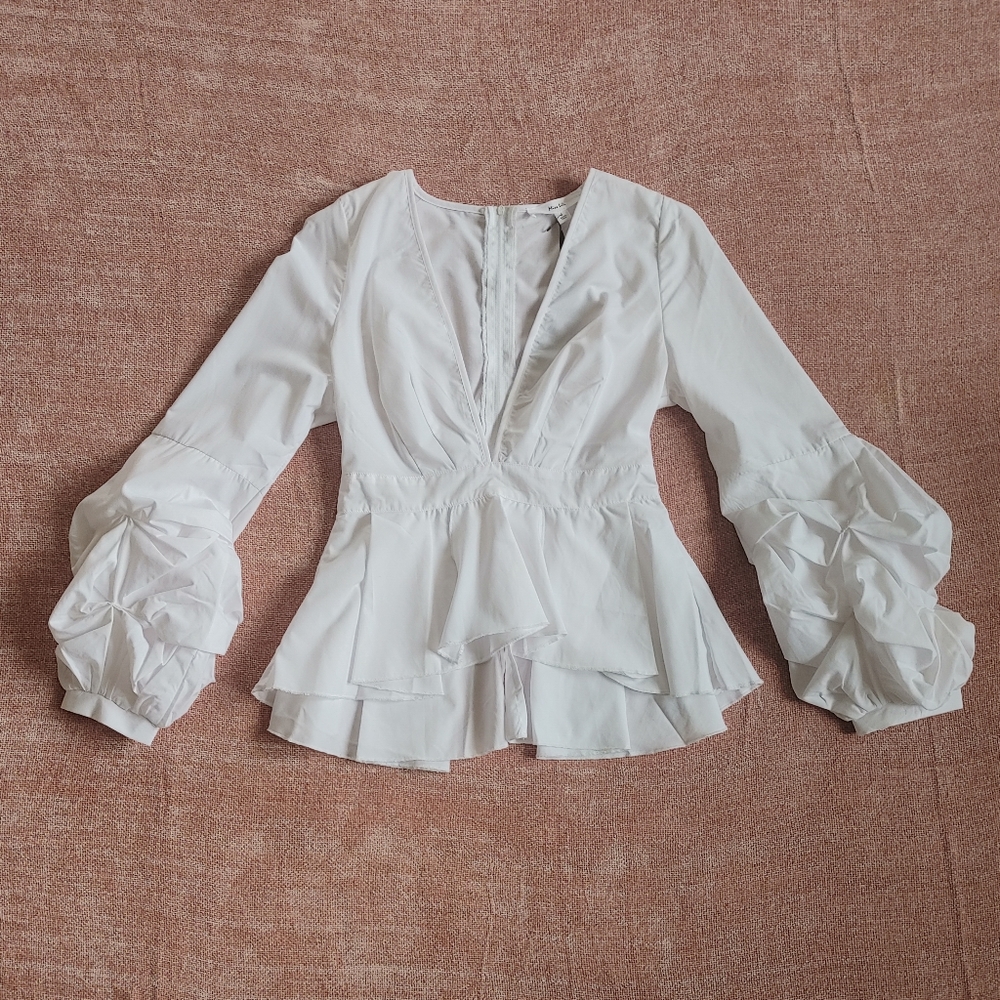Plunge neckline white peplum crop top